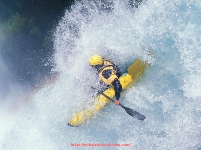 黑白体育直播-世俱杯球鞋鞋底防滑纹路设计模式与功能性测试标准分析