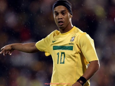 黑白体育直播-世俱杯球队比赛策略调整与对手应对措施